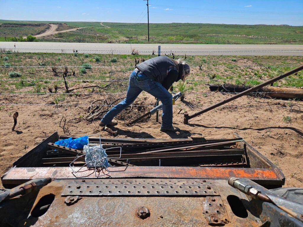 Texas Slim installs fence using the Dead Man Brace technique